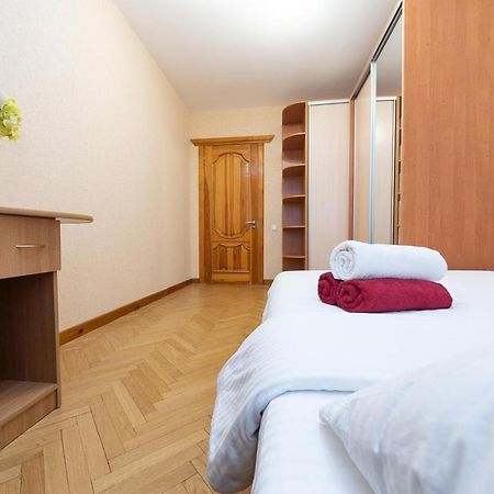 Spacious Apartments In The Center Of Obolon 2 Bedrooms เคียฟ ภายนอก รูปภาพ