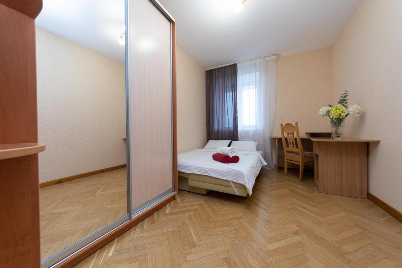 Spacious Apartments In The Center Of Obolon 2 Bedrooms เคียฟ ภายนอก รูปภาพ