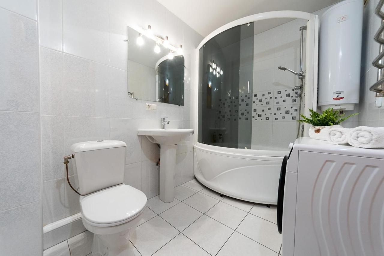 Spacious Apartments In The Center Of Obolon 2 Bedrooms เคียฟ ภายนอก รูปภาพ