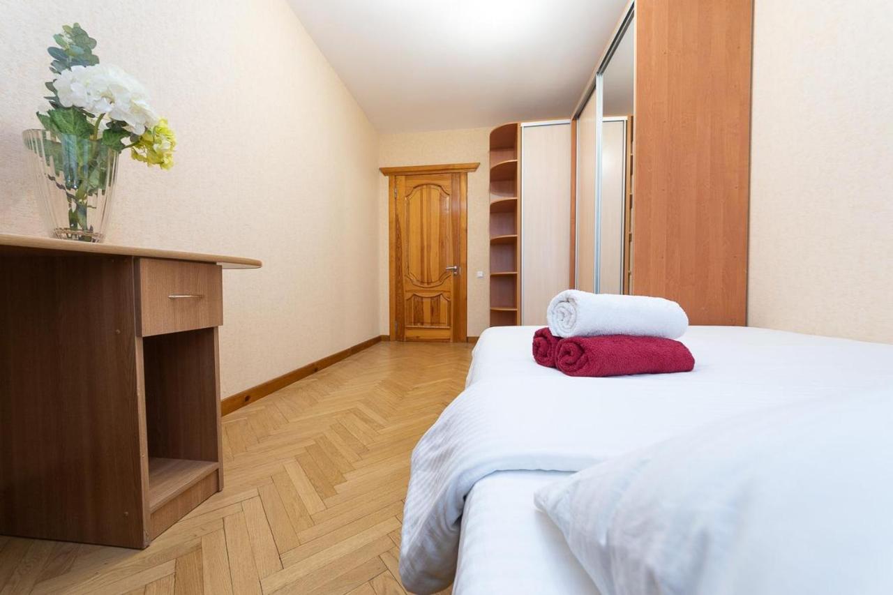 Spacious Apartments In The Center Of Obolon 2 Bedrooms เคียฟ ภายนอก รูปภาพ