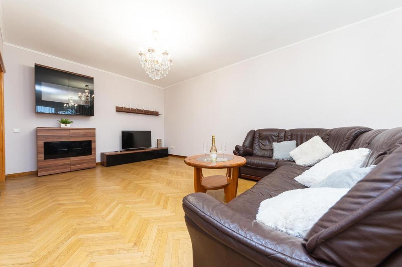 Spacious Apartments In The Center Of Obolon 2 Bedrooms เคียฟ ภายนอก รูปภาพ