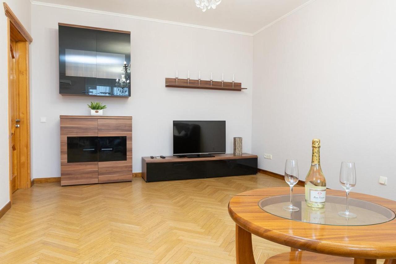 Spacious Apartments In The Center Of Obolon 2 Bedrooms เคียฟ ภายนอก รูปภาพ