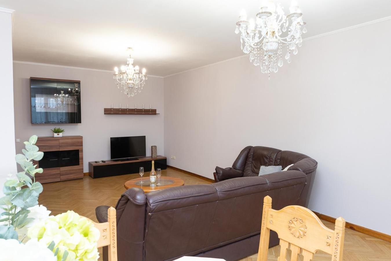 Spacious Apartments In The Center Of Obolon 2 Bedrooms เคียฟ ภายนอก รูปภาพ