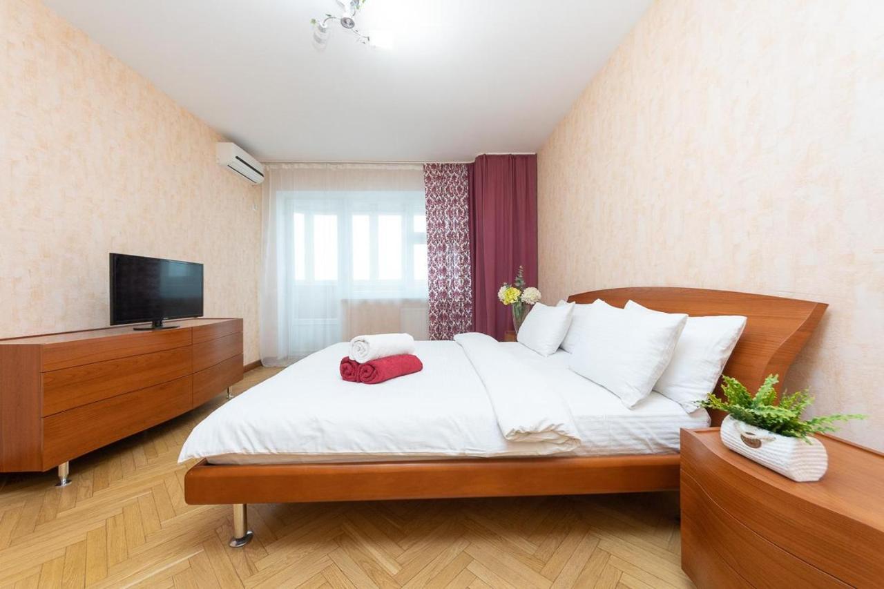 Spacious Apartments In The Center Of Obolon 2 Bedrooms เคียฟ ภายนอก รูปภาพ